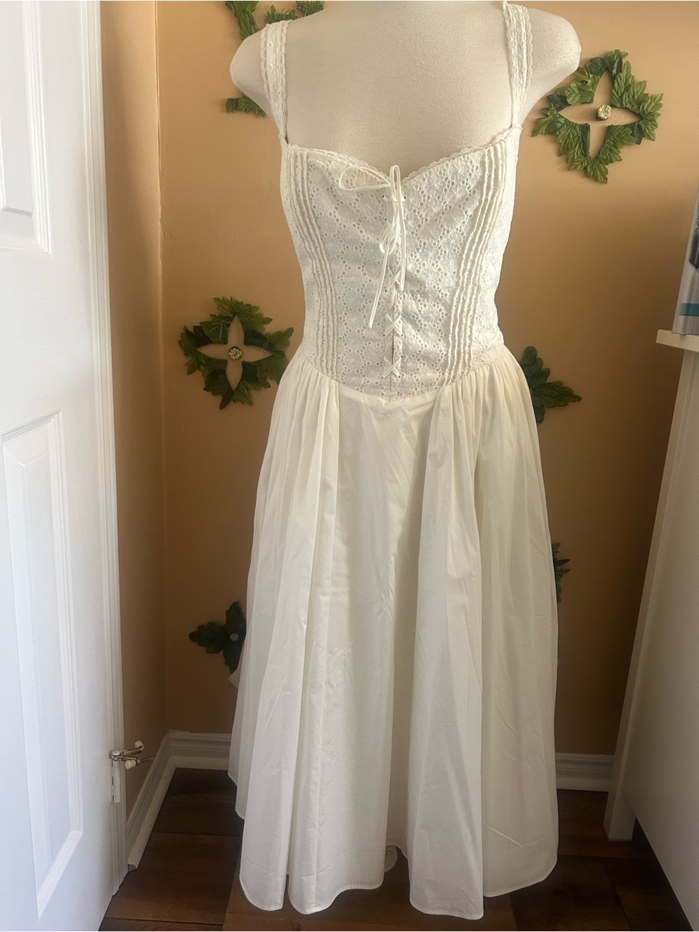 White Lace-Up Bodice Maxi Dress - Picture 2 of 7